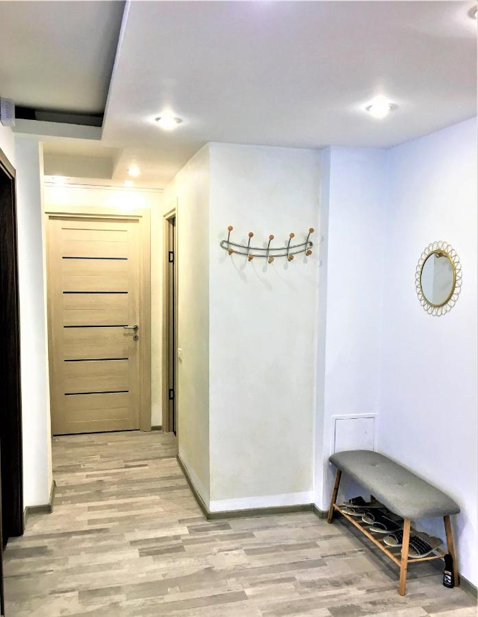 Large Apartment In Ultra-Central Location ブラショフ エクステリア 写真