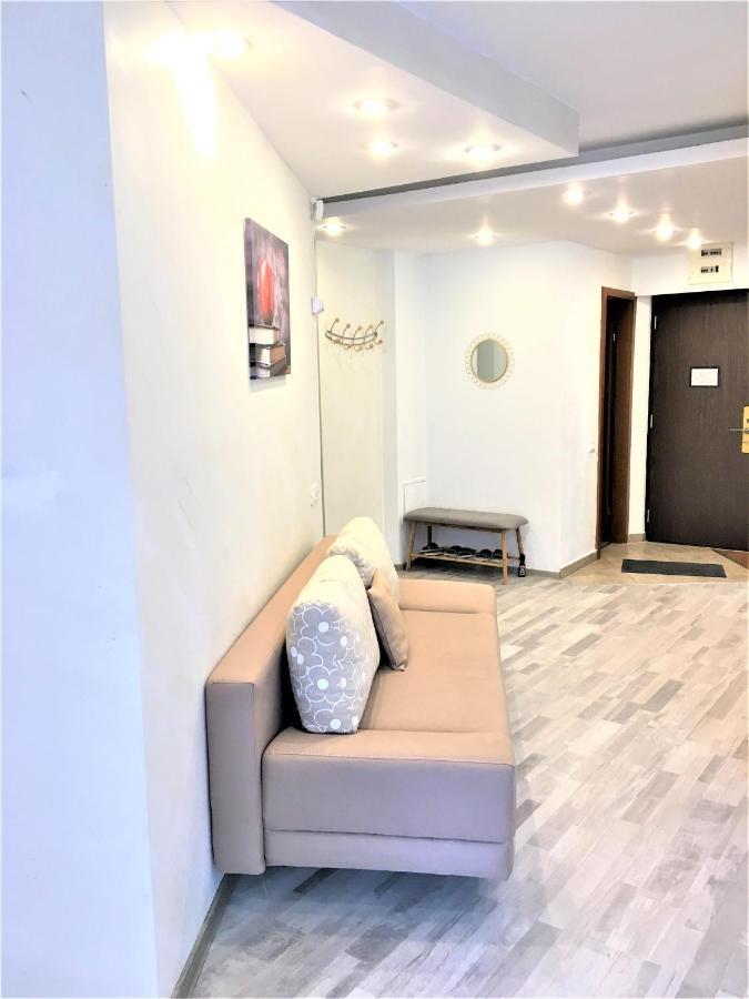 Large Apartment In Ultra-Central Location ブラショフ エクステリア 写真