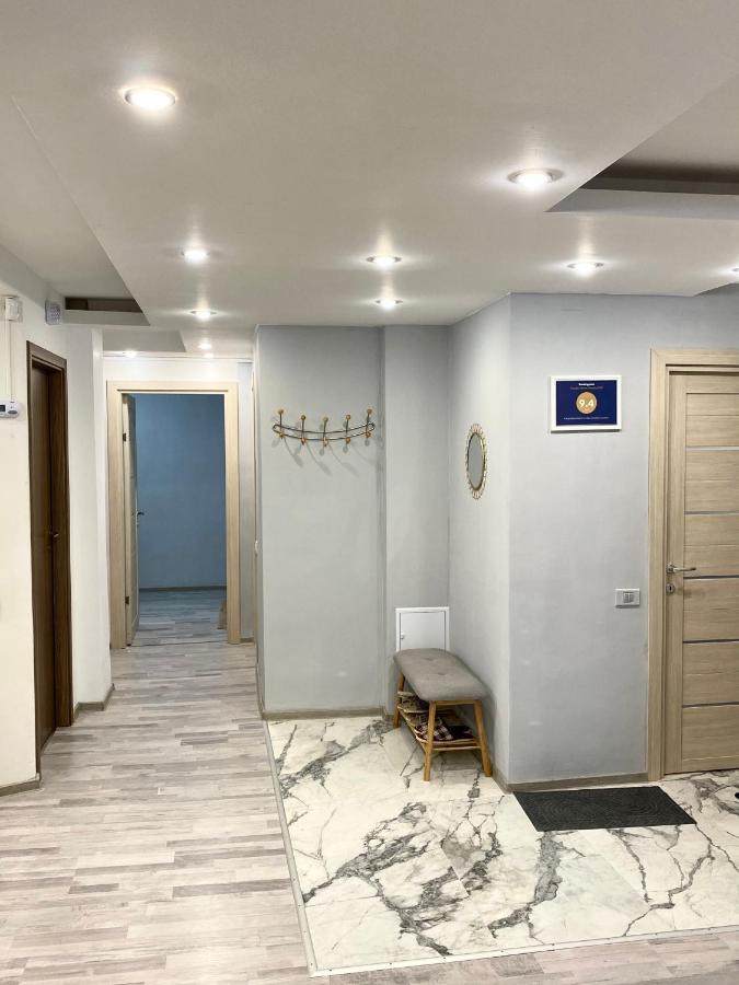 Large Apartment In Ultra-Central Location ブラショフ エクステリア 写真