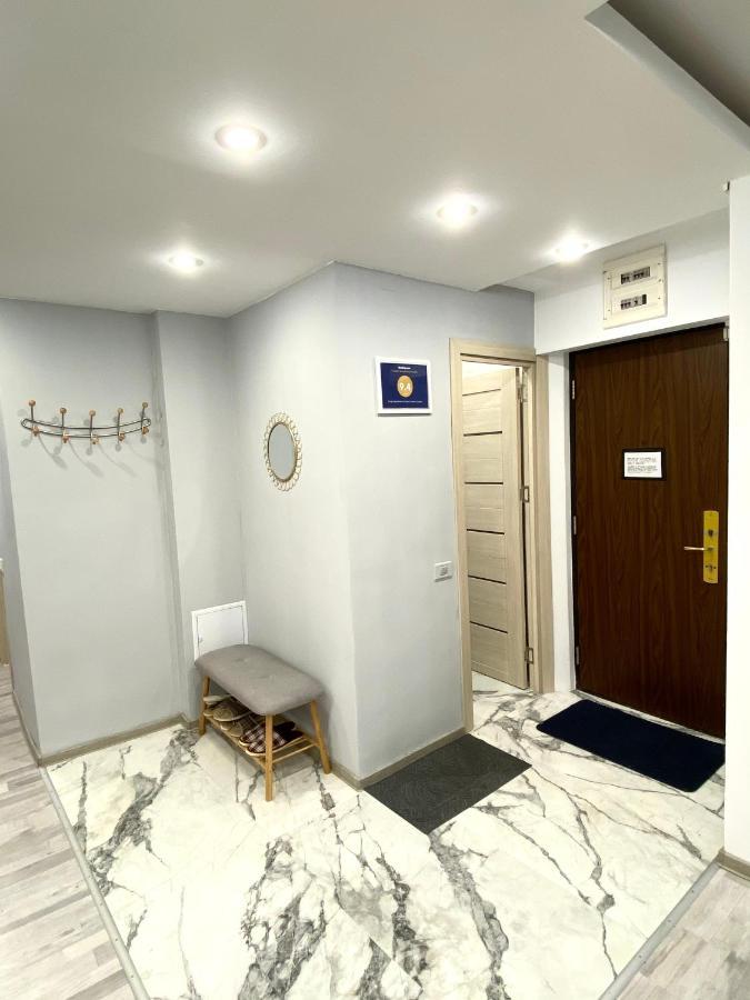 Large Apartment In Ultra-Central Location ブラショフ エクステリア 写真